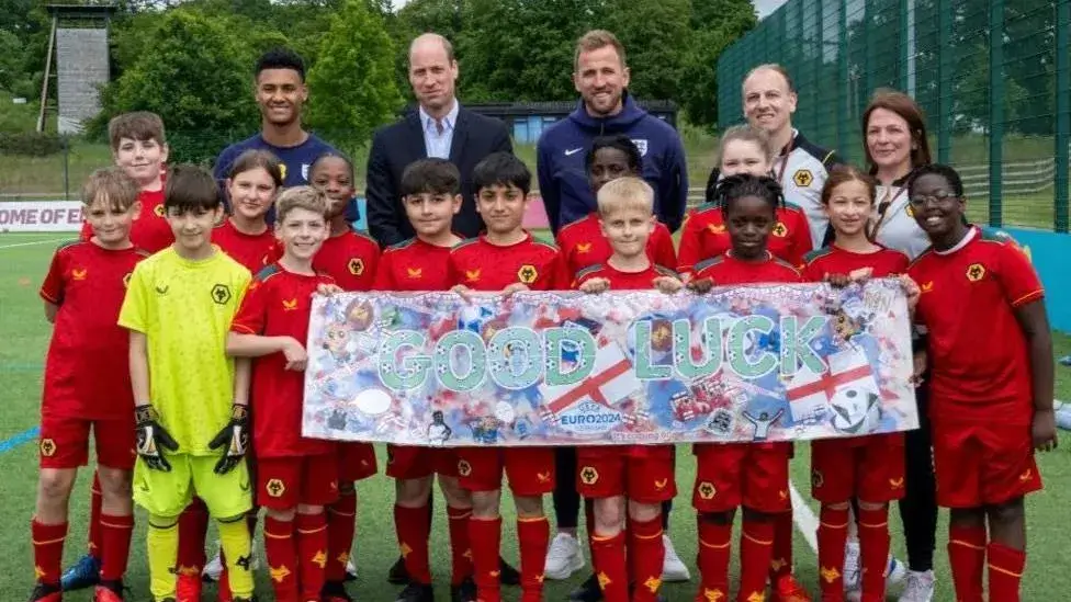 Local school to take handmade banner to Euro Final 🏴󠁧󠁢󠁥󠁮󠁧󠁿